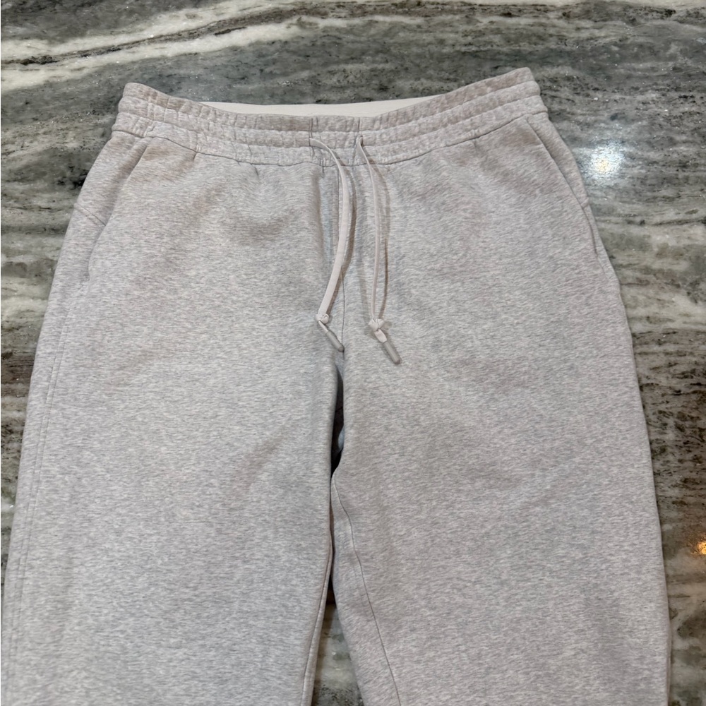 Lululemon Loungeful High-Rise Cropped Jogger Sweatpants
Size 12 - Picture 6 of 11